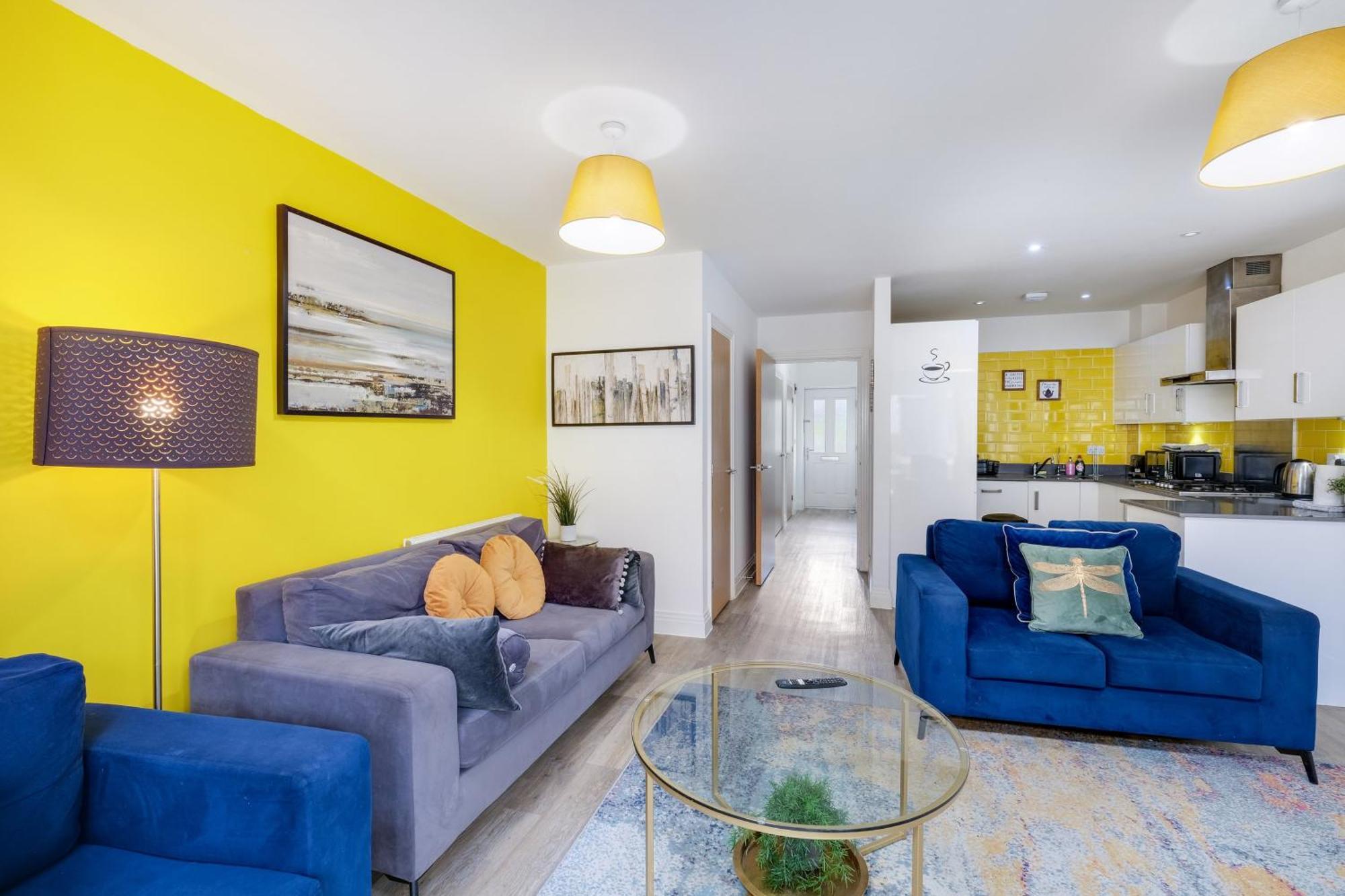 Foxherne 5Bdr 3Ba Serviced House With Parking - Slough By 360Stays Экстерьер фото